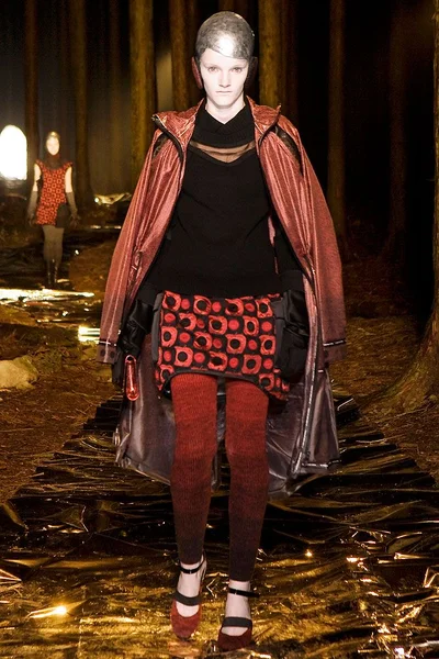 Look 27